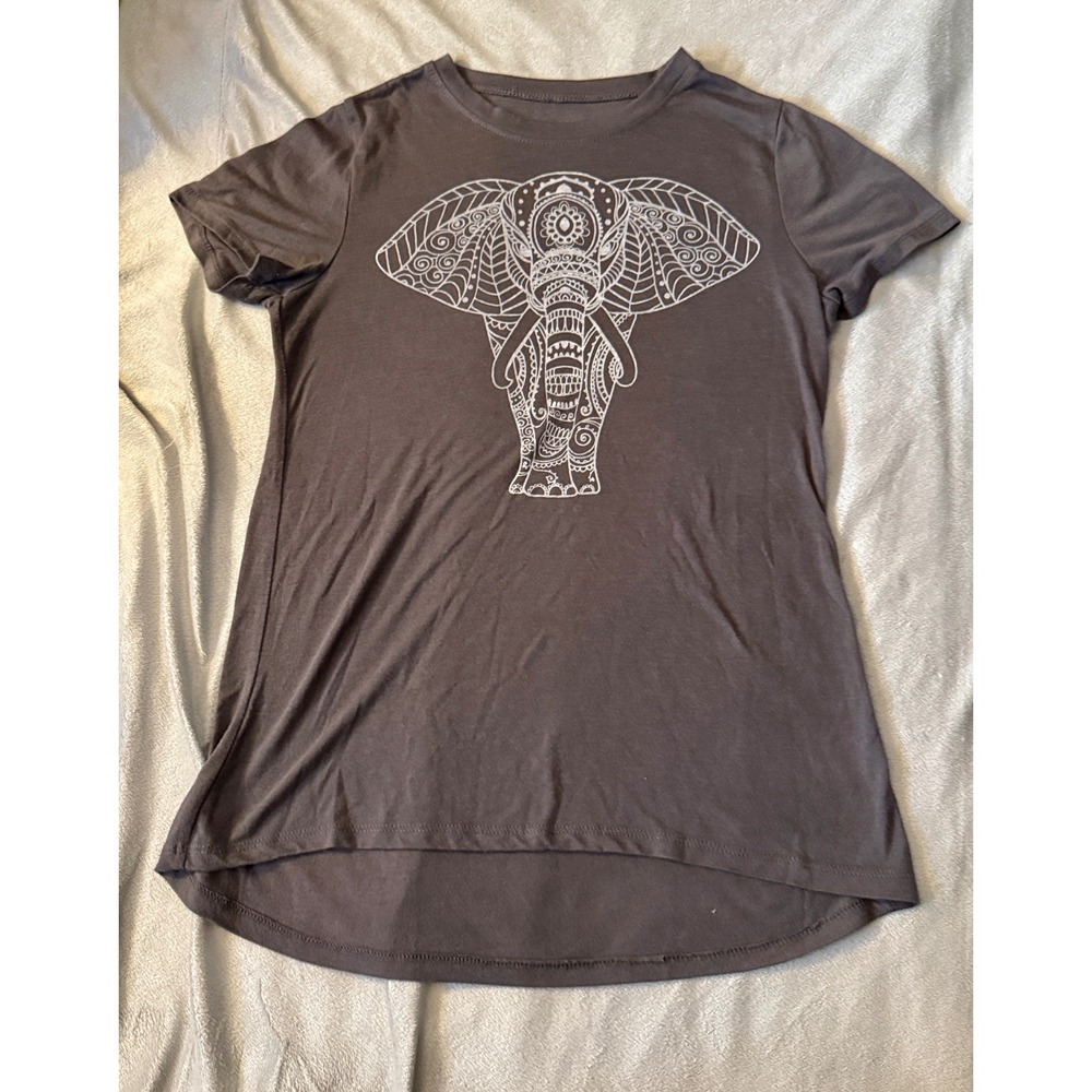 Zoe + Liv Elephant Graphic Tee Women Small Grey Boho Mandala Shirt Spiritual Zen